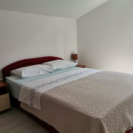Ferienwohnung Magnavisum Kaštelir Exterior foto